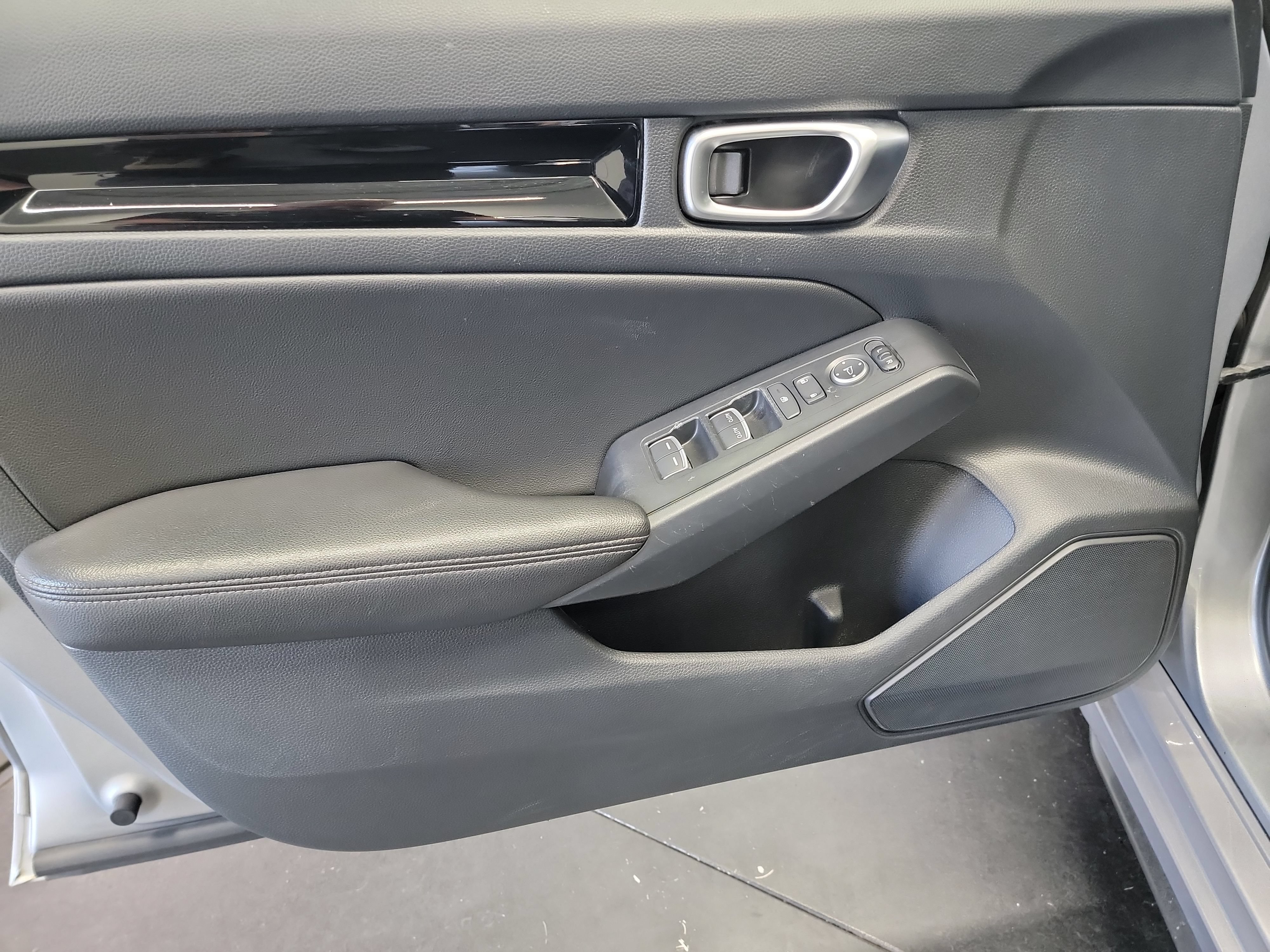 Certified 2024 Honda Civic EX-L image 13
