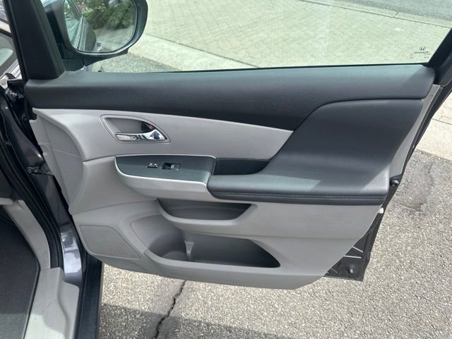 Used 2016 Honda Odyssey SE image 24