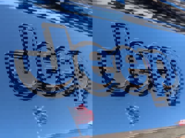 Used 2017 Jeep Grand Cherokee SRT image 12