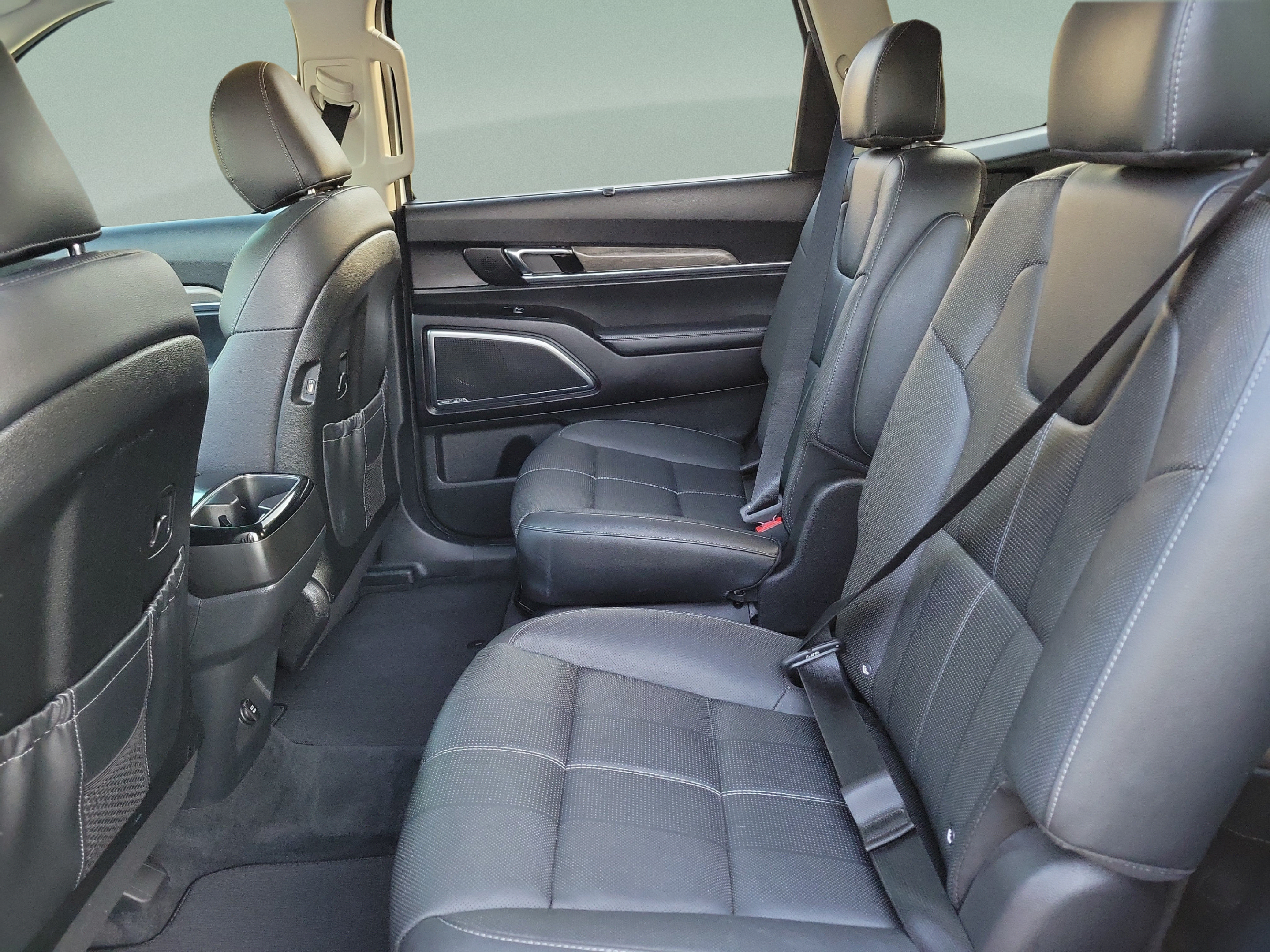 Certified 2021 Kia Telluride SX w/ Nightfall Edition Package AWD/4WD image 7