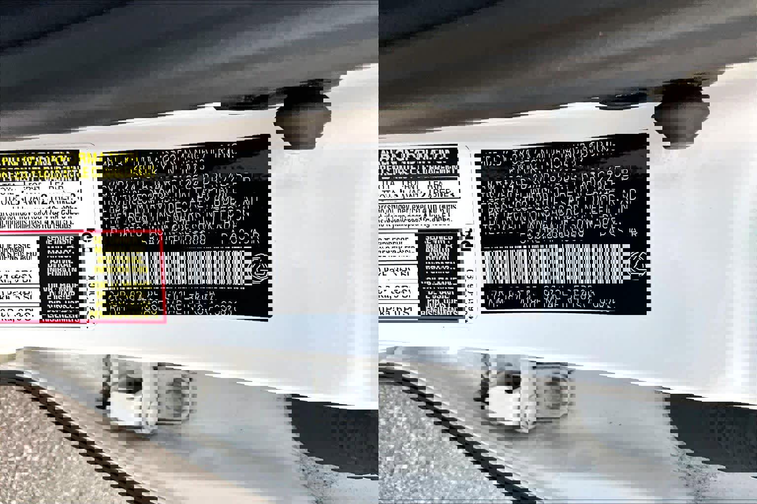 Used 2023 Lexus ES 350 F Sport w/ Accessory Package (Z2) image 32