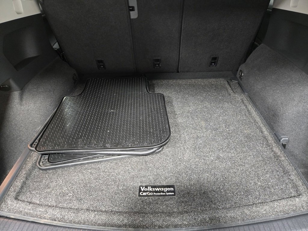 Used 2020 Volkswagen Tiguan SE w/ Panoramic Sunroof Package image 43