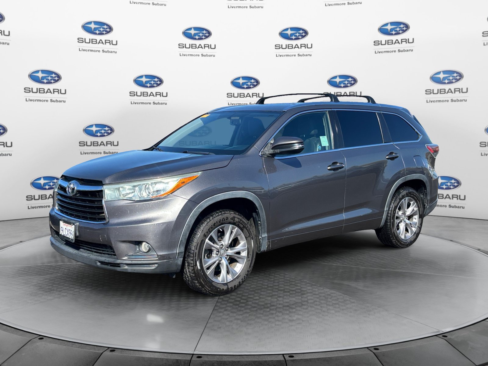 Used 2015 Toyota Highlander XLE FWD image 2