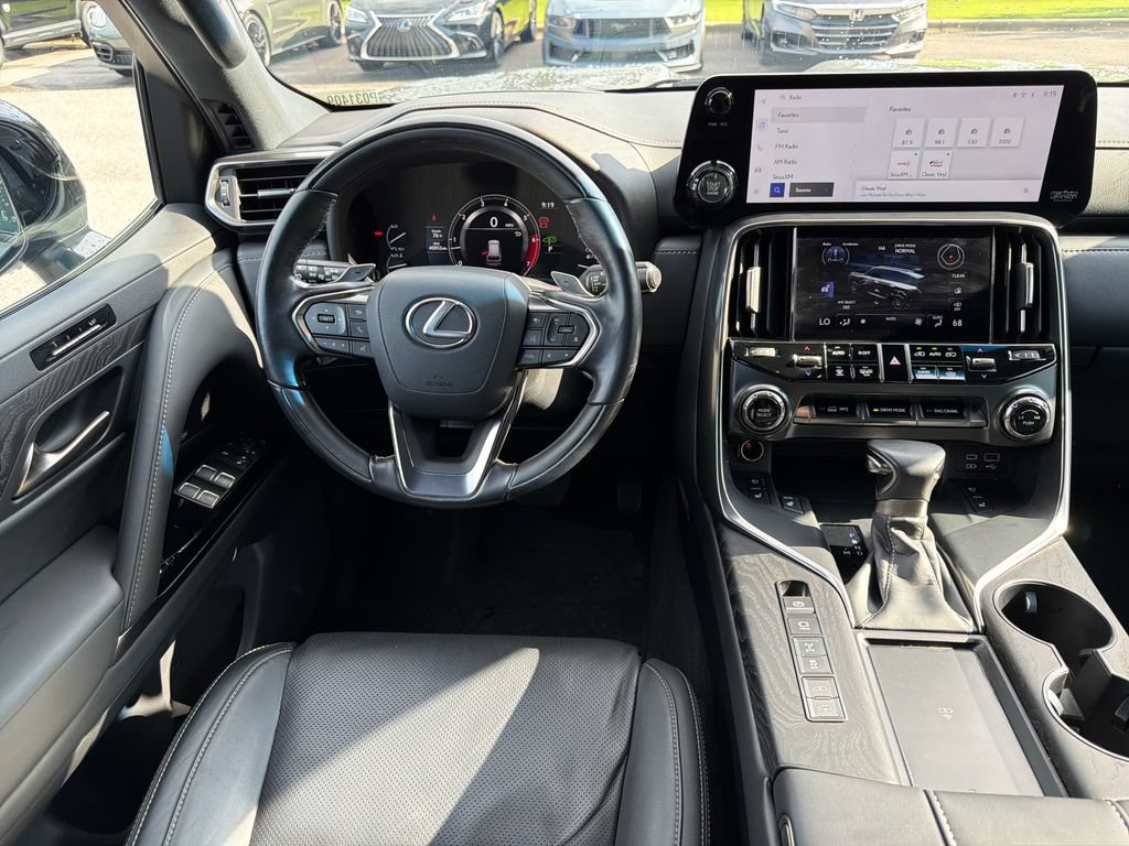 Used 2023 Lexus LX 600 4WD w/ Appearance Package image 2