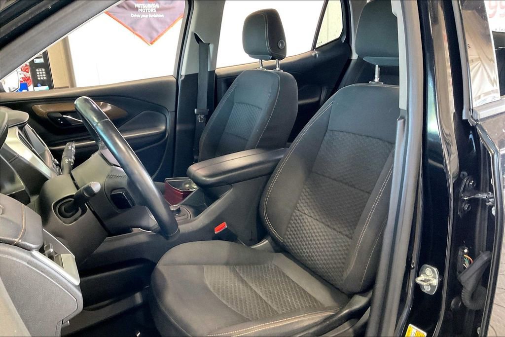 Used 2018 GMC Terrain SLE FWD image 3