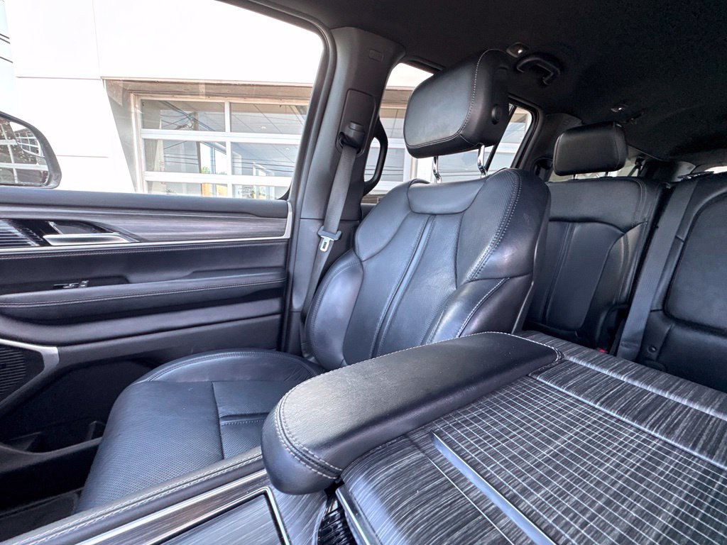 Used 2024 Jeep Wagoneer L Series II w/ Flexible Seating Group AWD/4WD image 18
