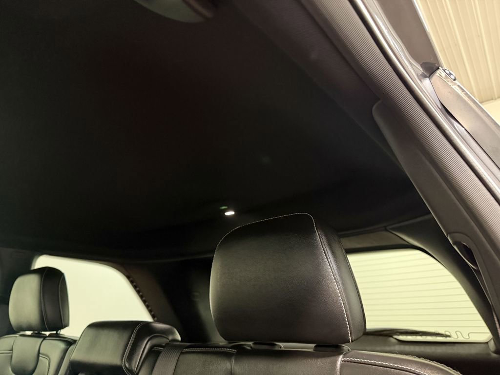 Used 2022 Jeep Grand Cherokee Altitude AWD/4WD image 9