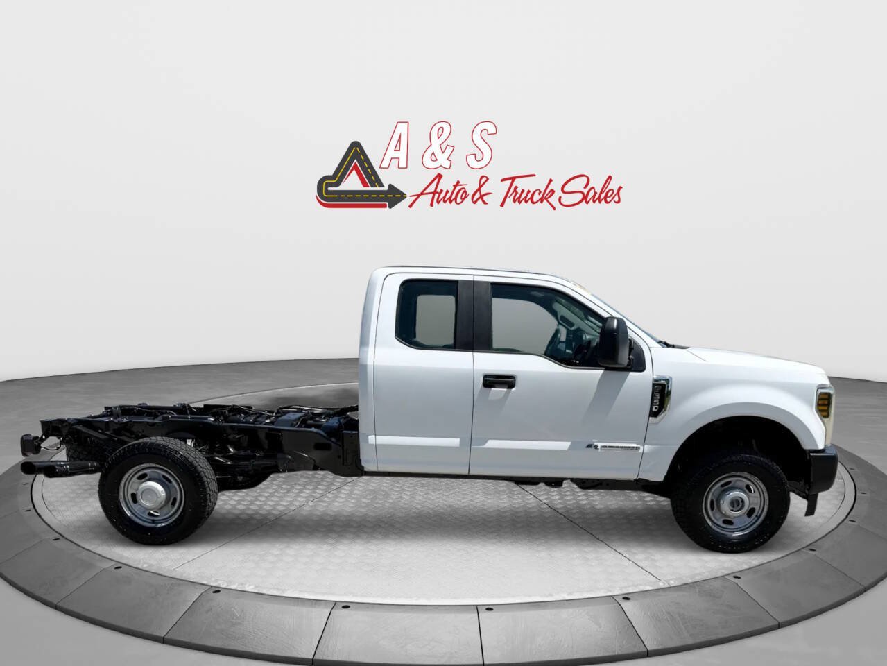Used 2019 Ford F350 XL w/ Snow Plow Prep Package AWD/4WD image 4