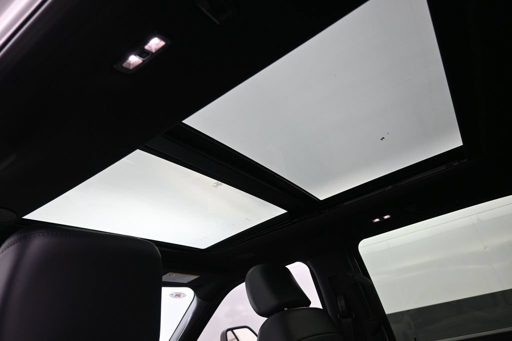 Used 2026 Ford F250 Platinum AWD/4WD image 2