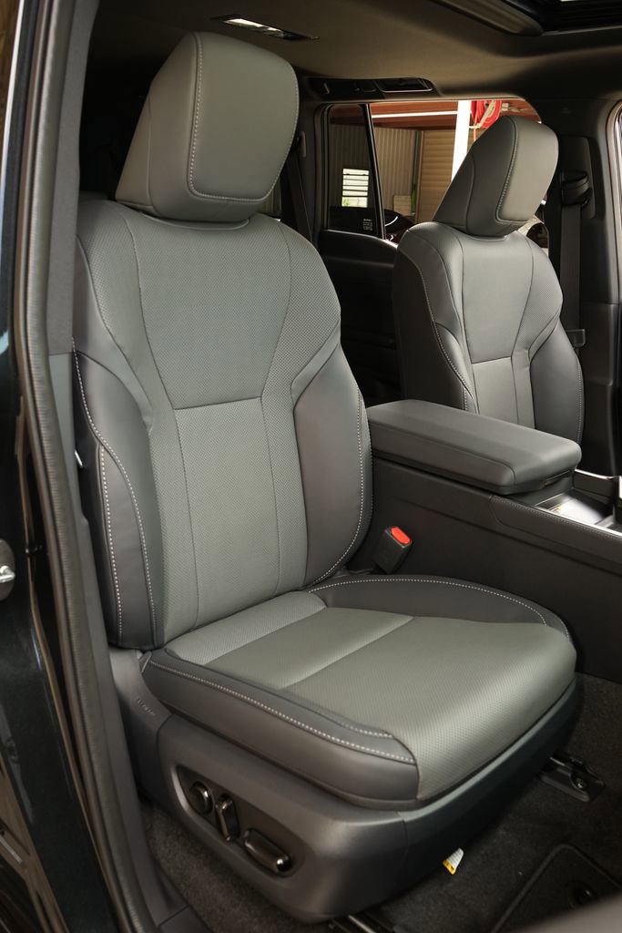 Used 2026 Lexus GX 550 image 10