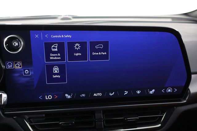 Used 2024 Chevrolet Equinox EV RS w/ LPO, All-Weather Mat Package FWD image 33