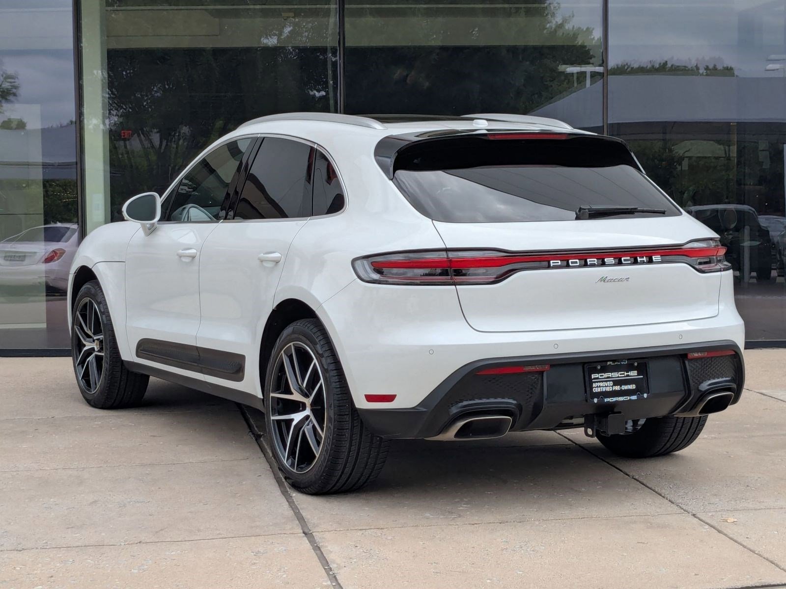 Certified 2024 Porsche Macan AWD/4WD video 3