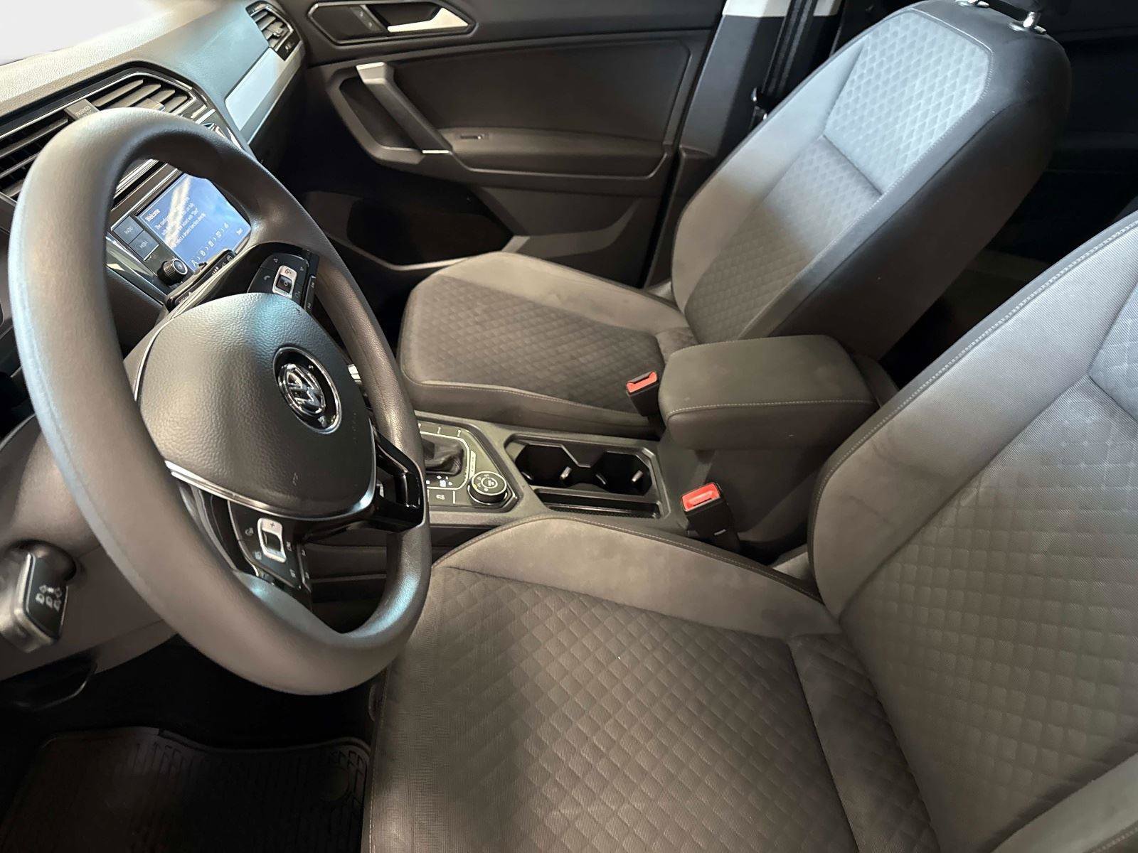 Used 2018 Volkswagen Tiguan S image 20