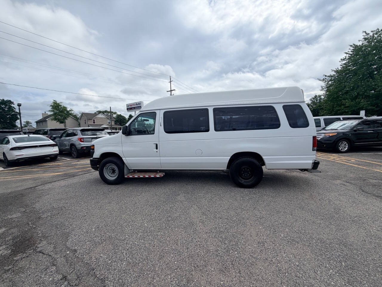 Used 2014 Ford E-250 and Econoline 250 Extended w/ Power Group RWD image 71