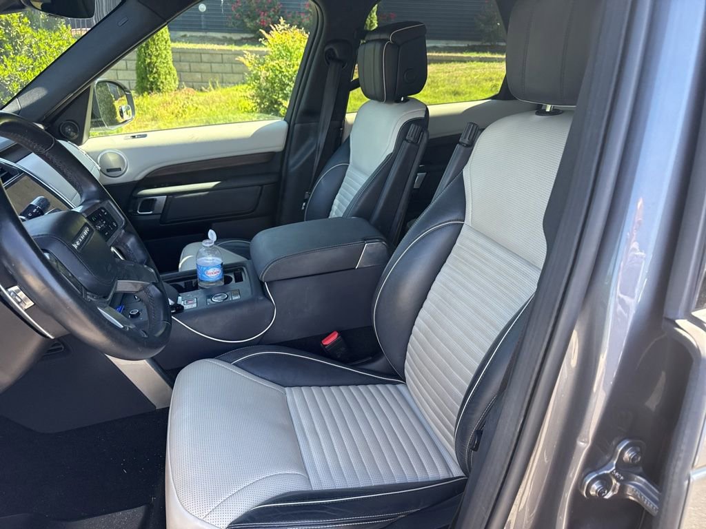 Used 2022 Land Rover Discovery HSE R-Dynamic AWD/4WD image 9