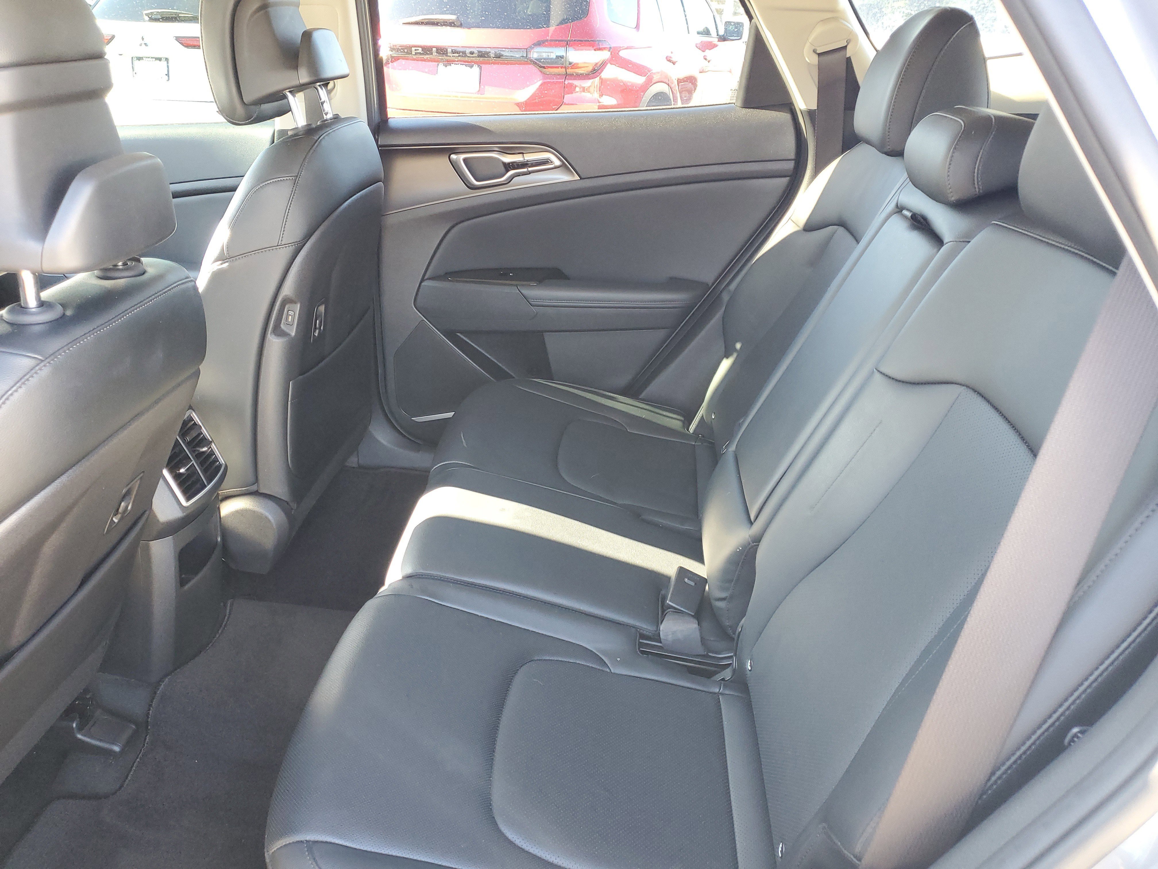 Used 2023 Kia Sportage EX image 11