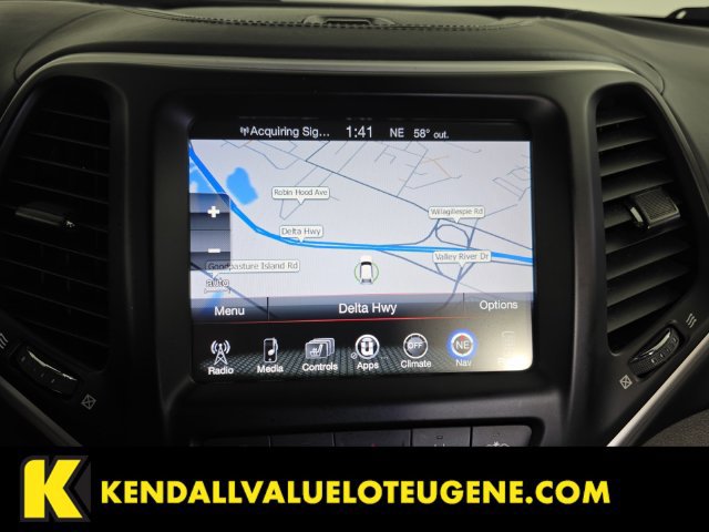 Used 2017 Jeep Cherokee Overland w/ Technology Group AWD/4WD image 18