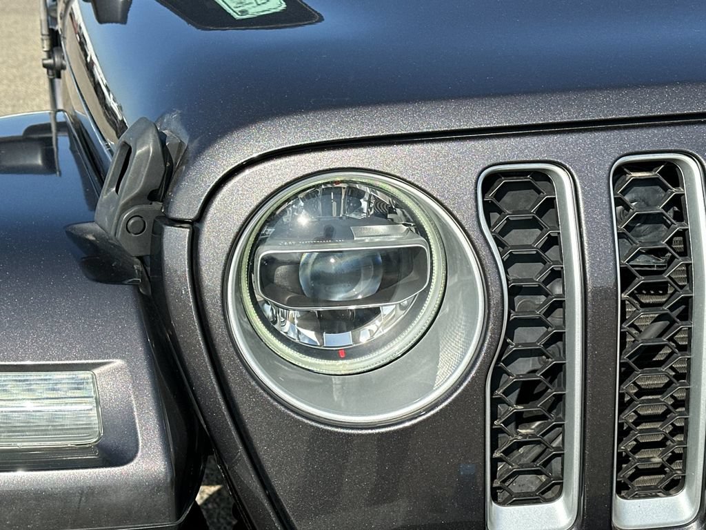 Used 2022 Jeep Wrangler Unlimited Sahara w/ Cold Weather Group AWD/4WD image 37