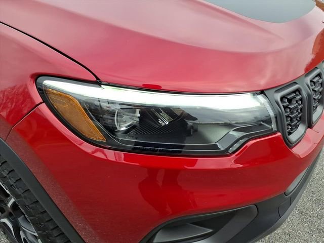 Used 2025 Jeep Compass Trailhawk w/ Trailhawk Elite Group AWD/4WD image 3