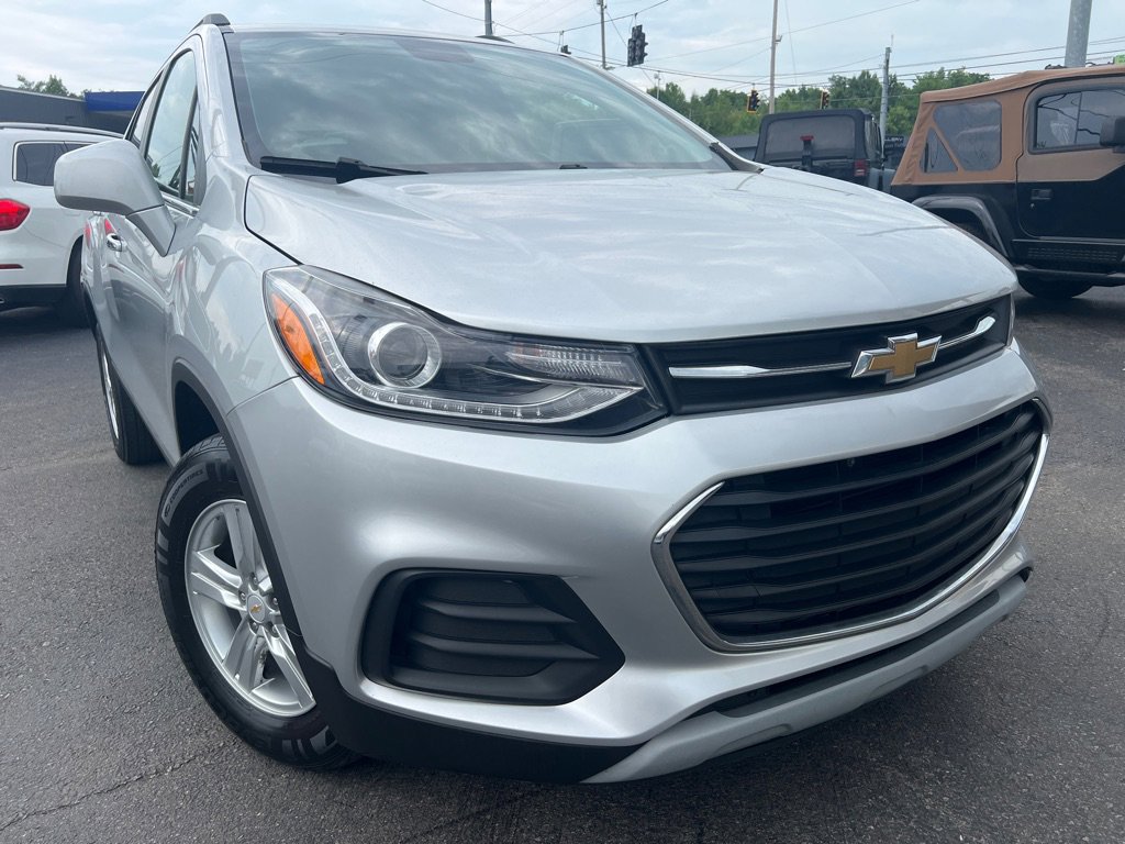 Used 2018 Chevrolet Trax LT w/ LT Convenience Package image 6