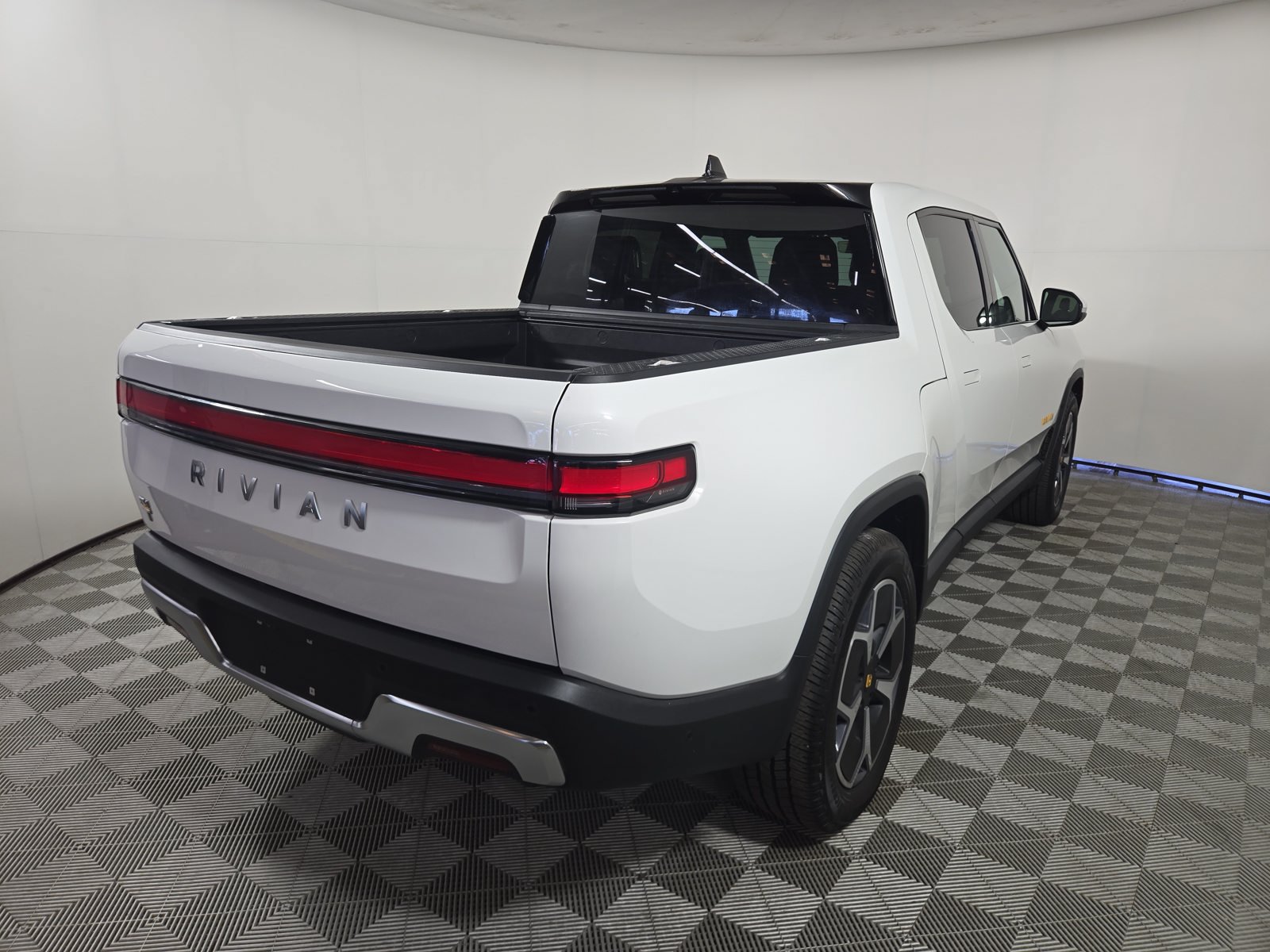 Used 2023 Rivian R1T Adventure Quad AWD/4WD image 5