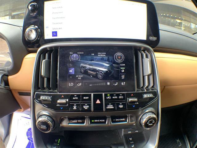 Certified 2025 Lexus LX 700h Luxury w/ Appearance Package image 19
