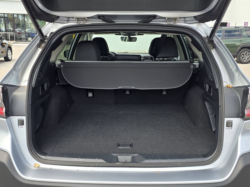 Used 2025 Subaru Outback Onyx Edition AWD/4WD image 9