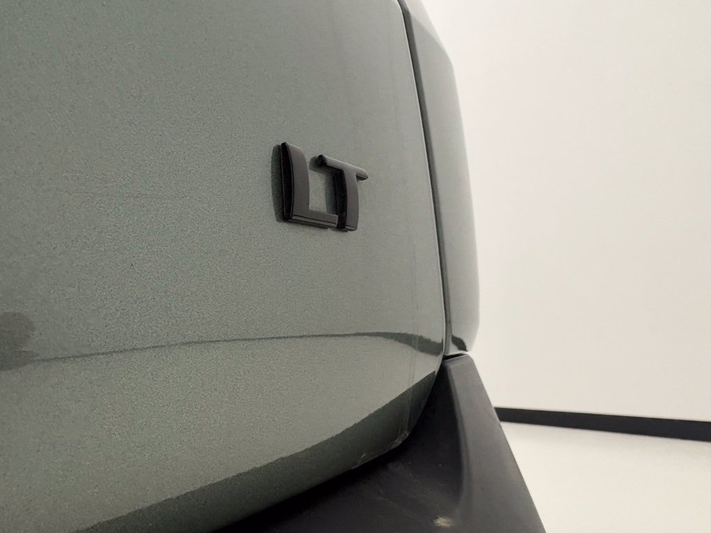Used 2022 Chevrolet Traverse LT FWD image 24