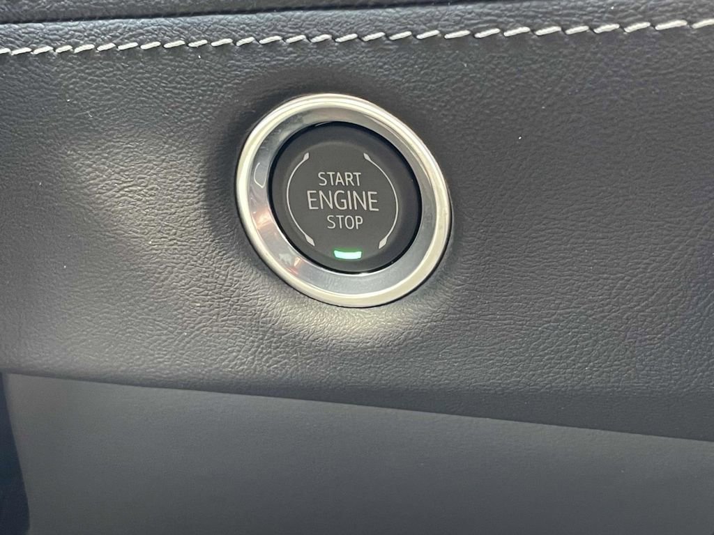 New 2025 Cadillac Escalade ESV Premium Luxury image 33