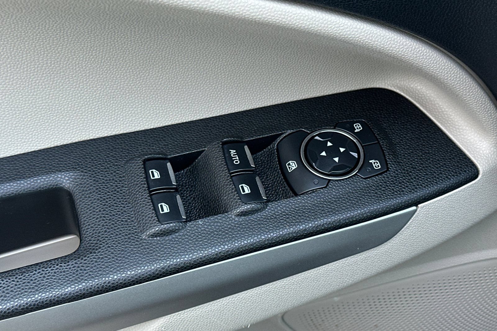 Used 2018 Ford EcoSport S FWD image 12