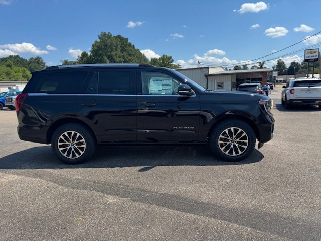 New 2025 Ford Expedition Platinum image 5