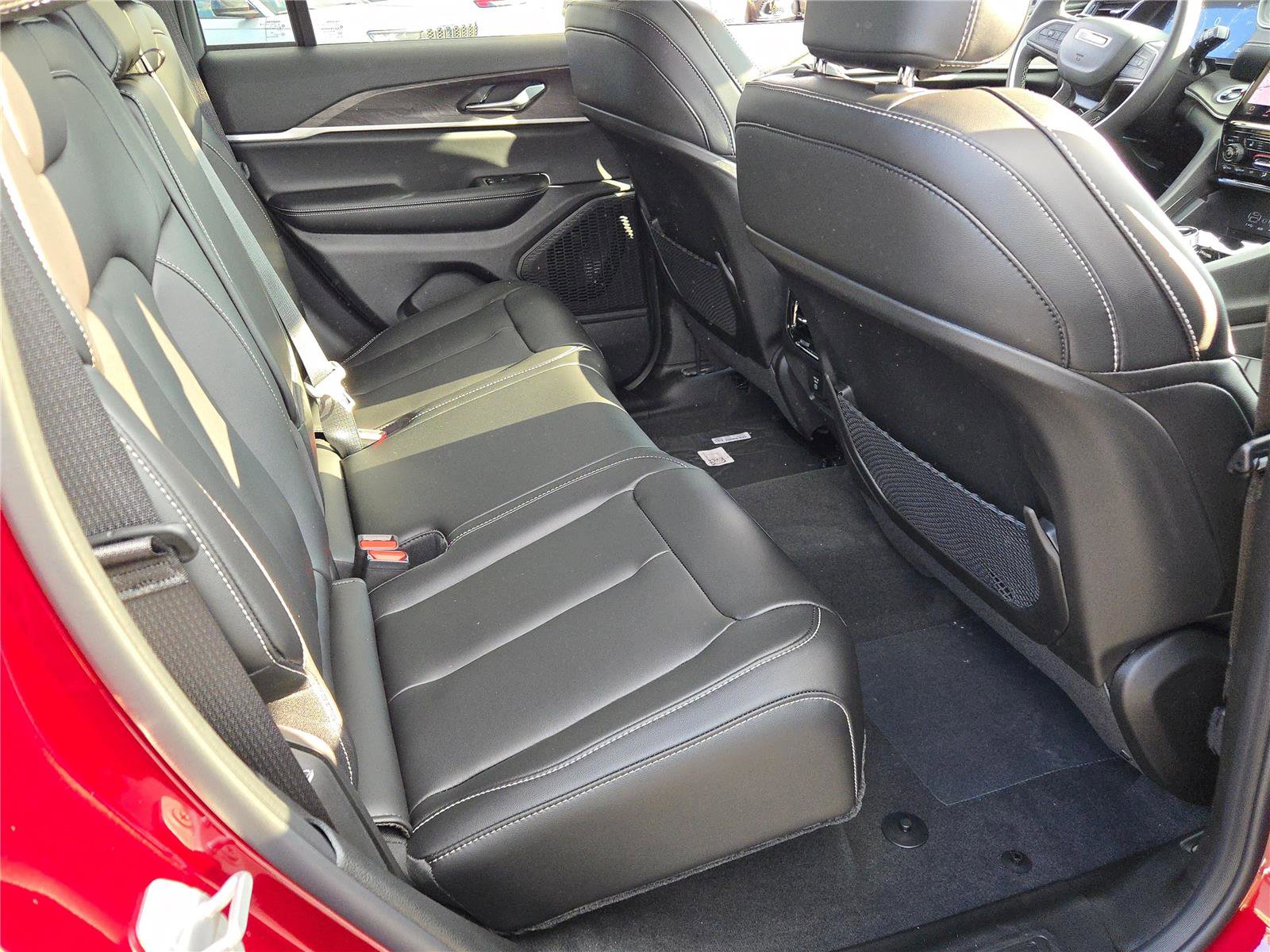 New 2025 Jeep Grand Cherokee Limited w/ Black Appearance Package image 11