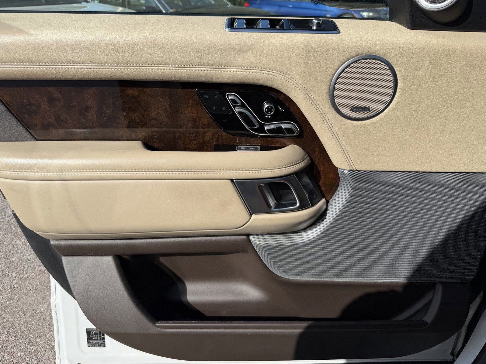 Used 2018 Land Rover Range Rover Long Wheelbase Supercharged image 27