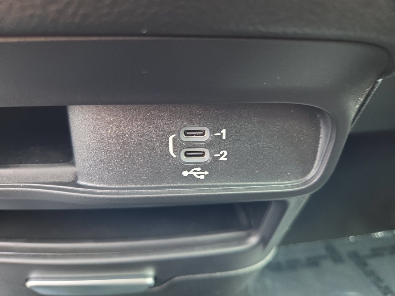 New 2027 Chrysler Pacifica Select AWD/4WD image 29