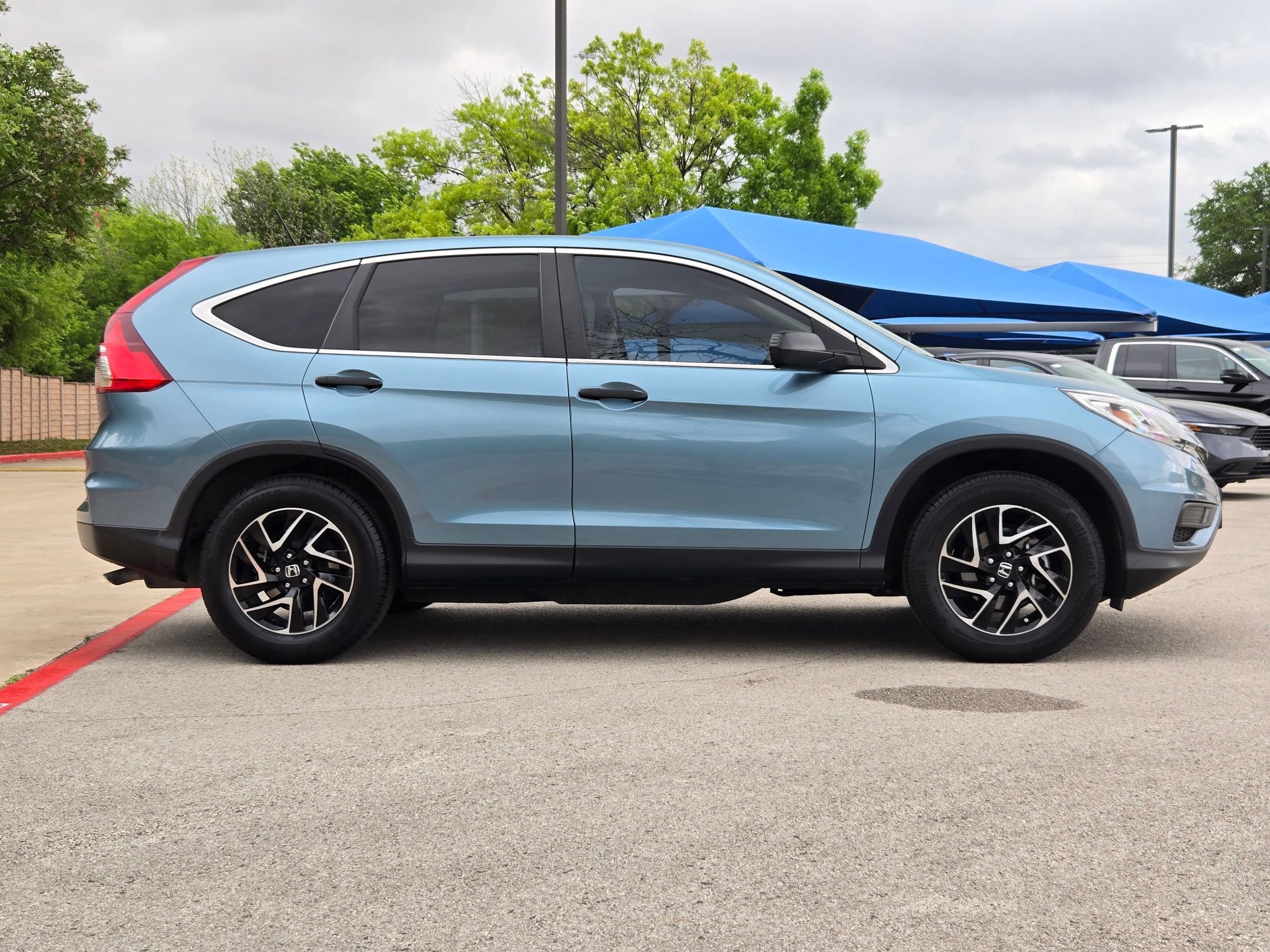 Used 2016 Honda CR-V SE image 2