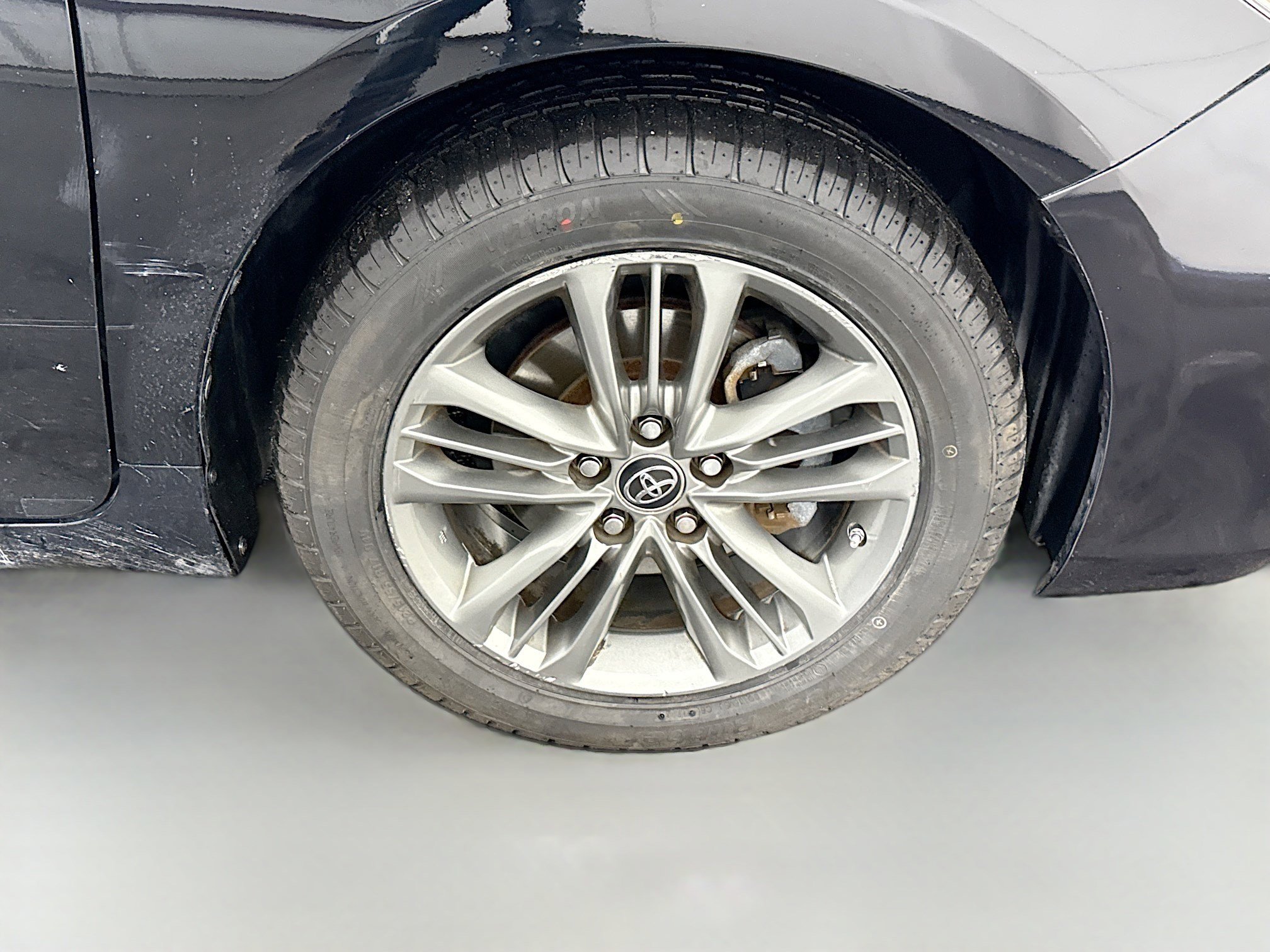 Used 2016 Toyota Camry SE image 31