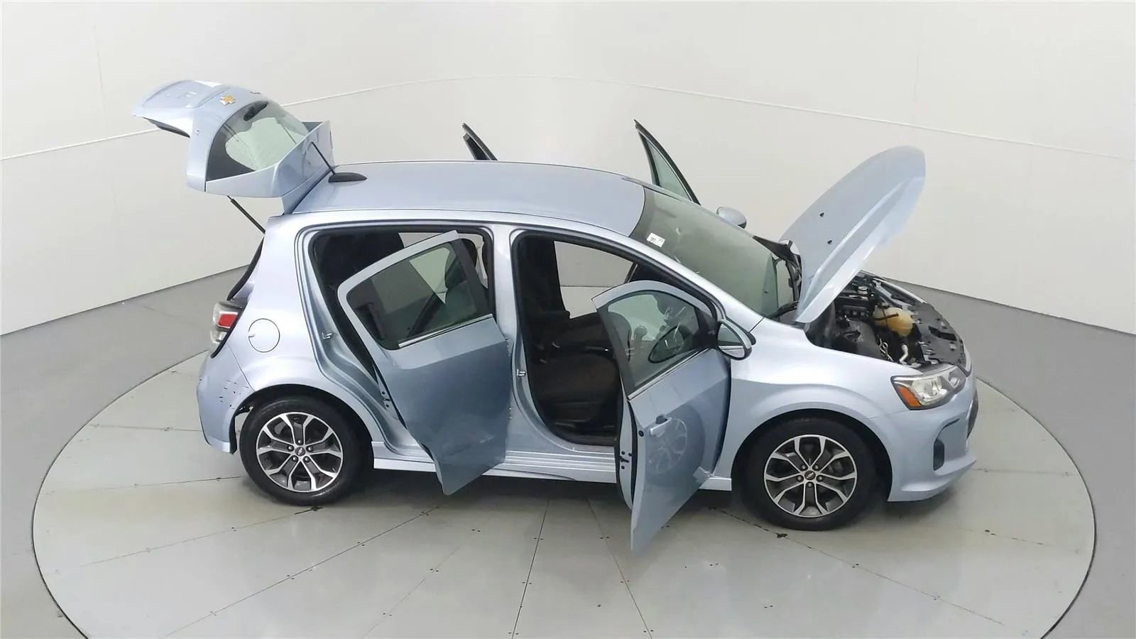 Used 2017 Chevrolet Sonic LT w/ Convenience Package FWD image 49