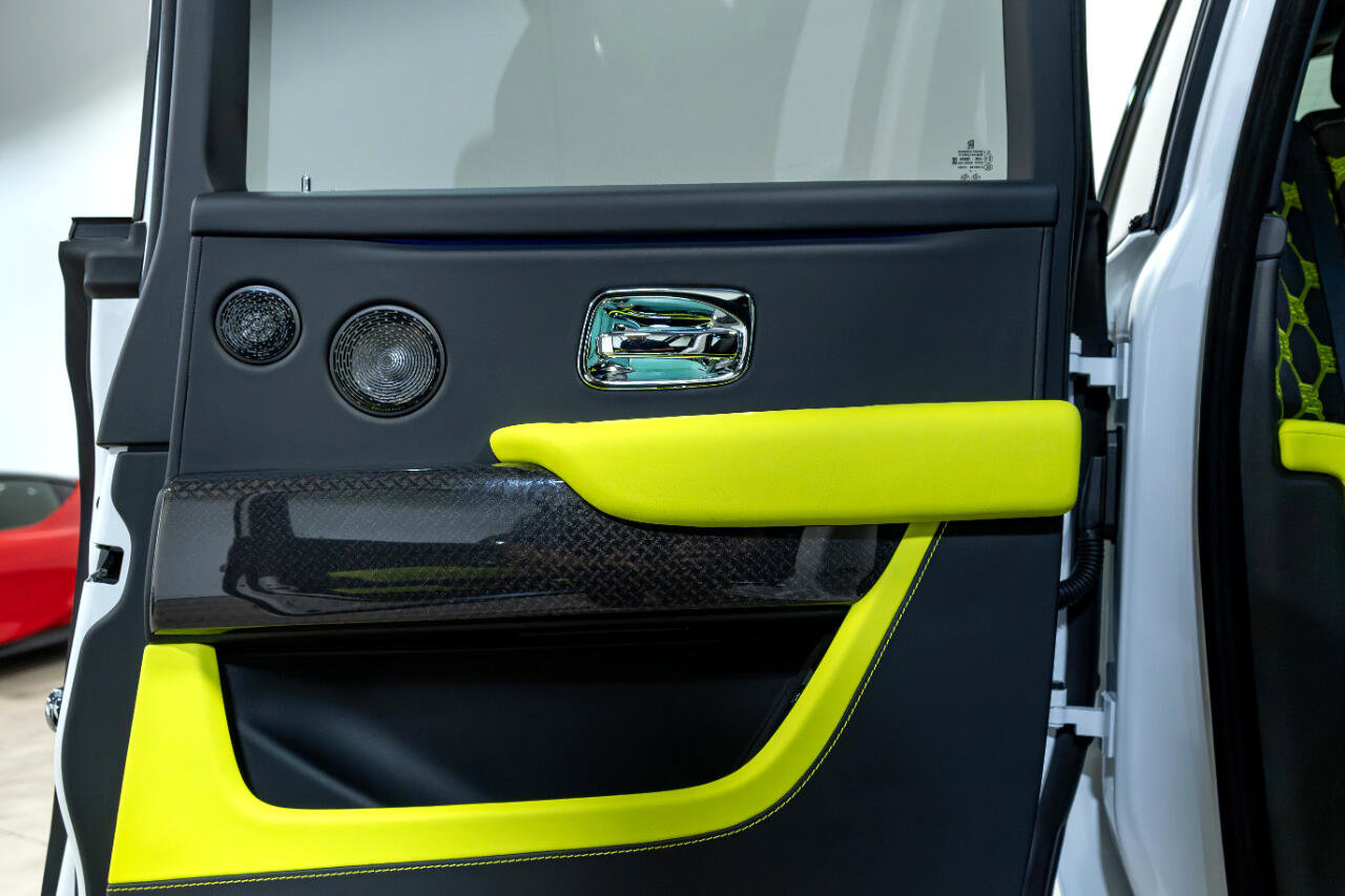 Used 2025 Rolls-Royce Cullinan Black Badge image 33