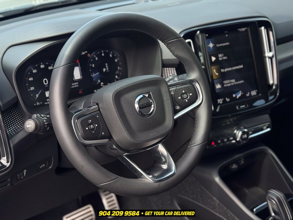 Used 2022 Volvo XC40 T5 R-Design w/ Climate Package AWD/4WD image 18