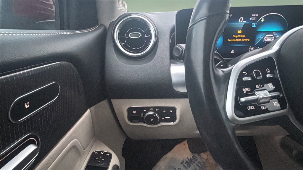 Used 2020 Mercedes-Benz GLB 250 GLB 250 w/ Premium Package image 17