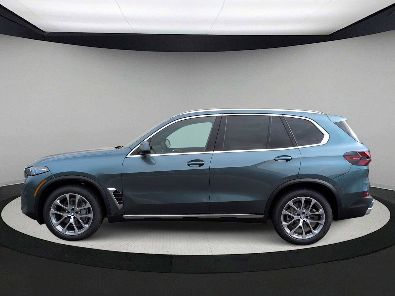 Used 2026 BMW X5 xDrive40i w/ Premium Package image 5