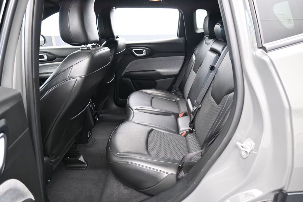 Used 2023 Jeep Compass Latitude AWD/4WD image 27