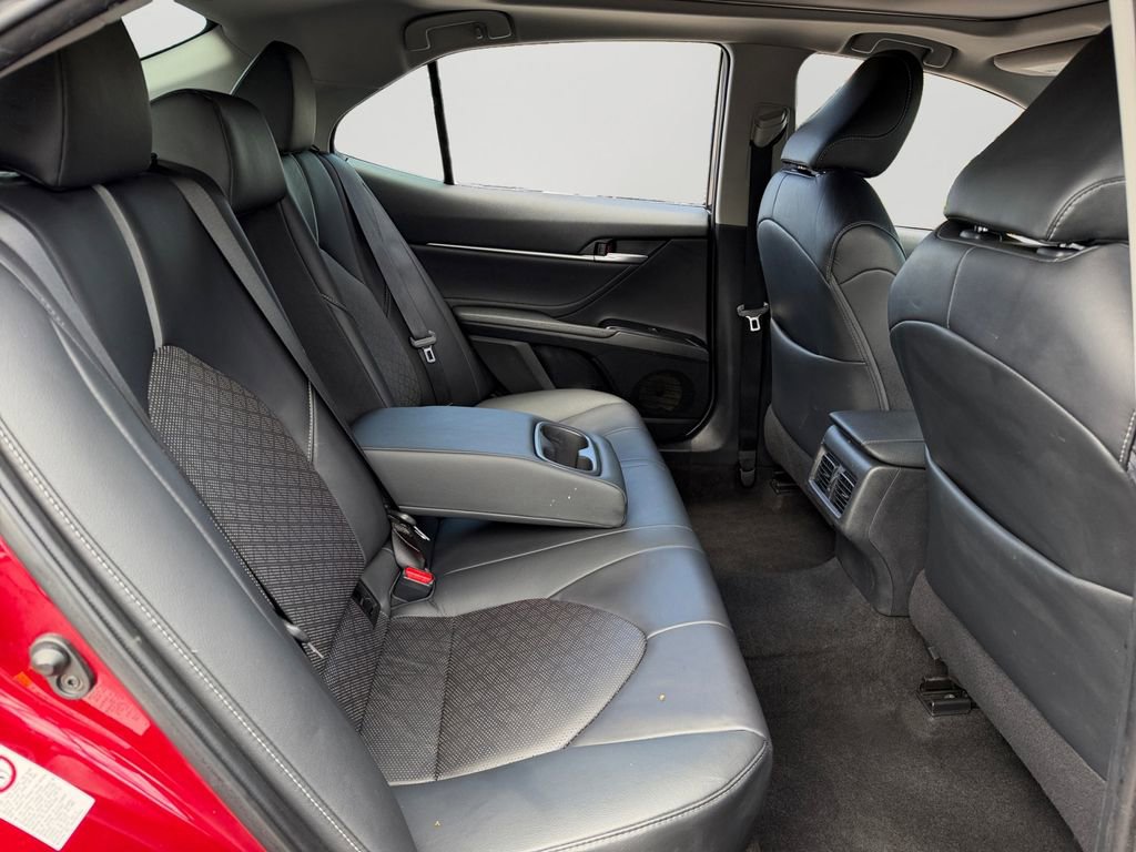 Used 2018 Toyota Camry XSE FWD image 9