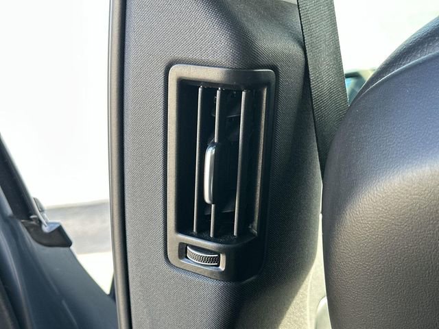 Used 2023 Volvo XC60 B5 Plus image 21