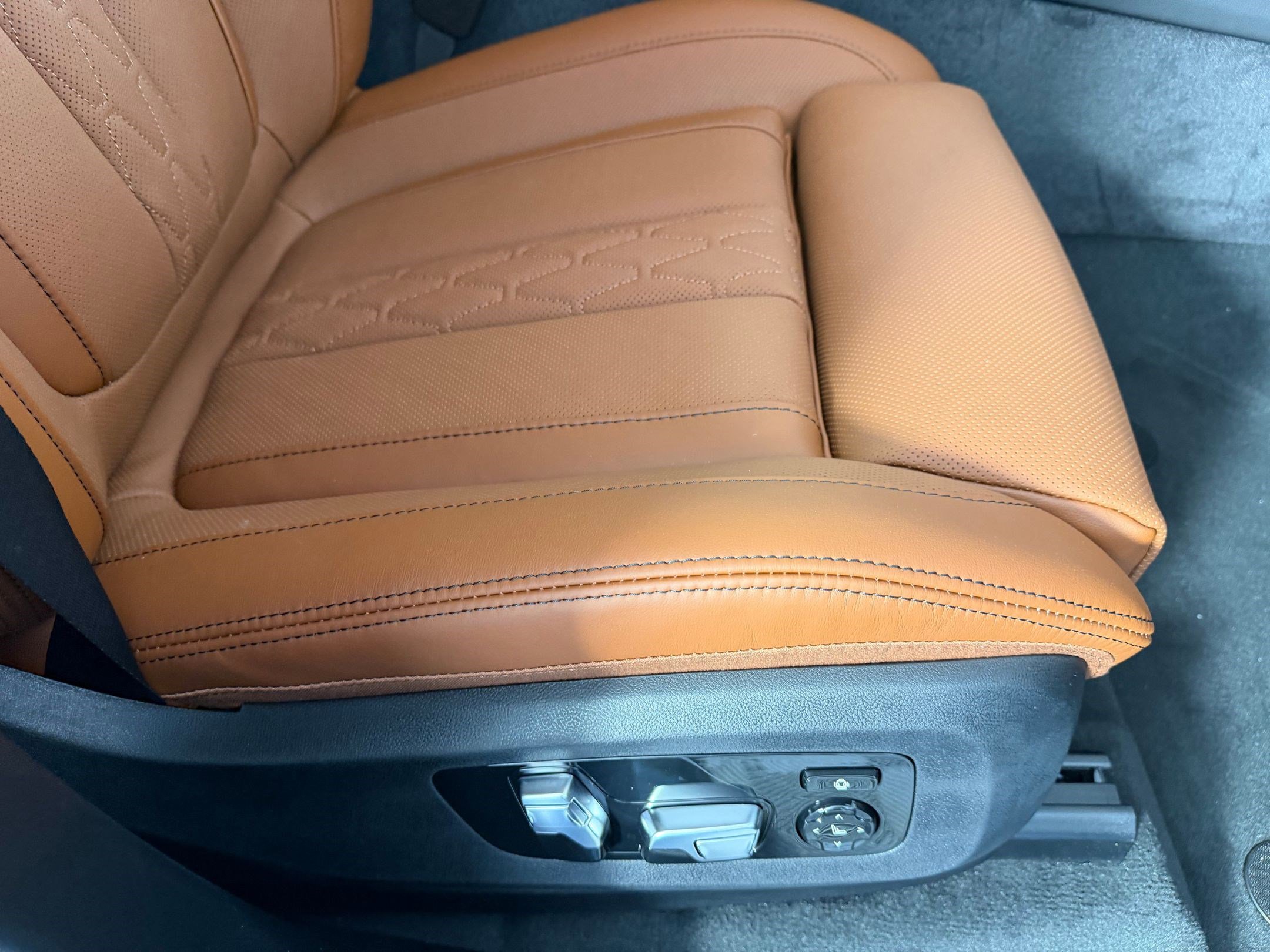 New 2026 BMW X7 M60i image 34