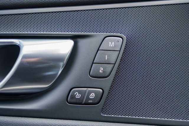 New 2026 Volvo XC60 T8 Plus w/ Protection Package Premier image 33