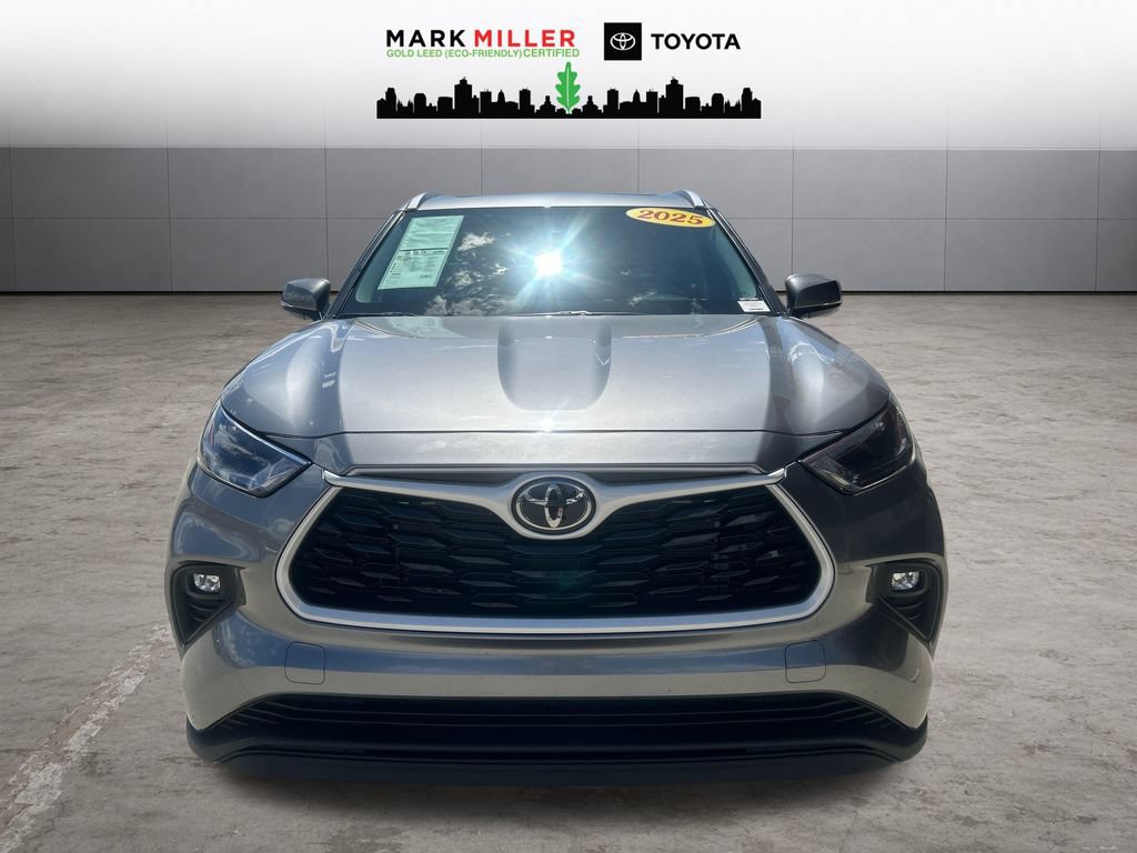 Certified 2025 Toyota Highlander XLE AWD/4WD image 9