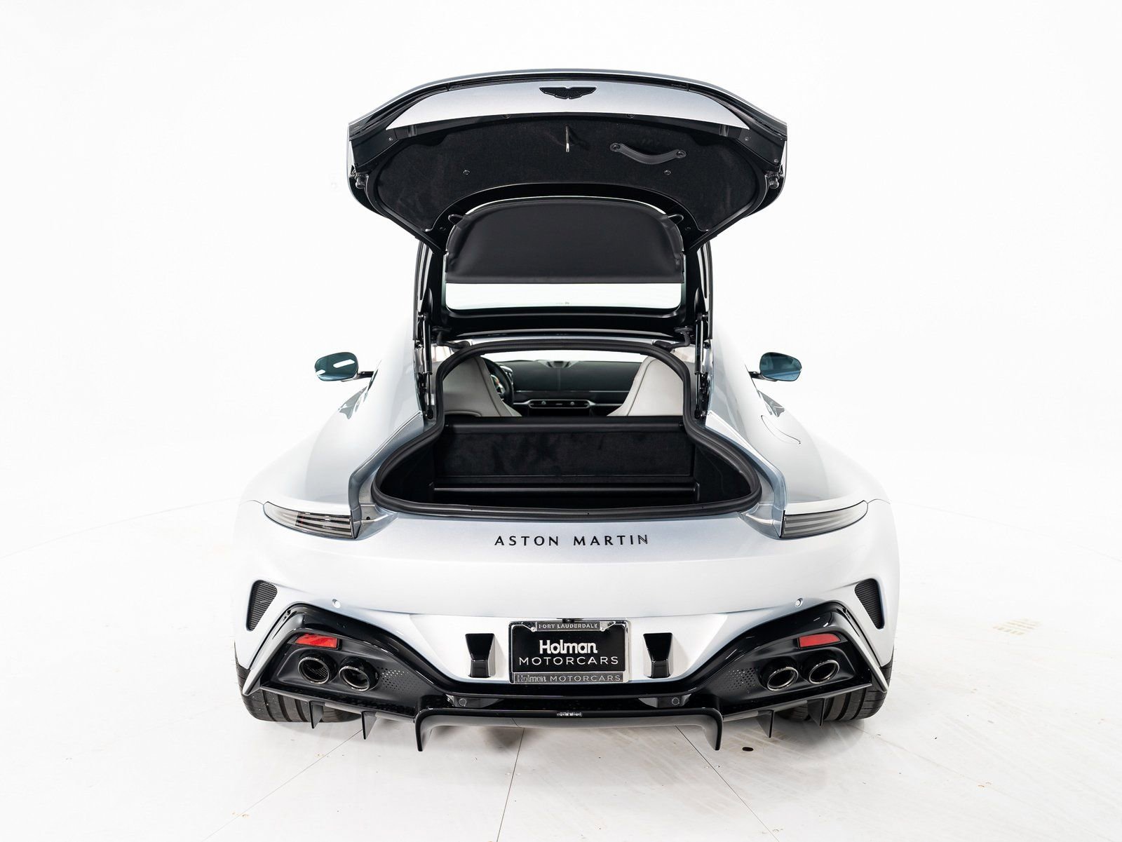 Used 2025 Aston Martin V8 Vantage Coupe RWD image 35