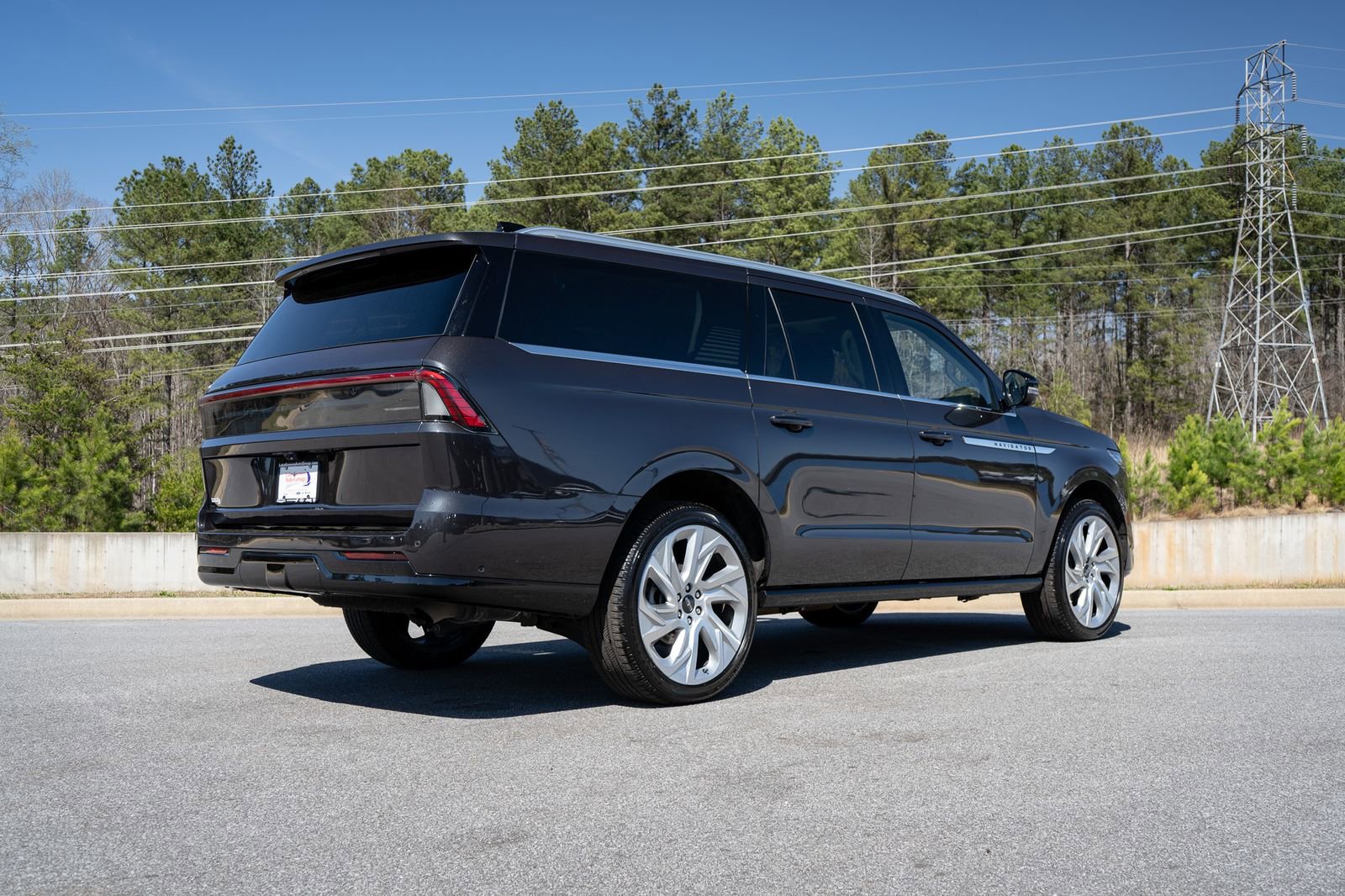 Used 2025 Lincoln Navigator L Reserve AWD/4WD image 19