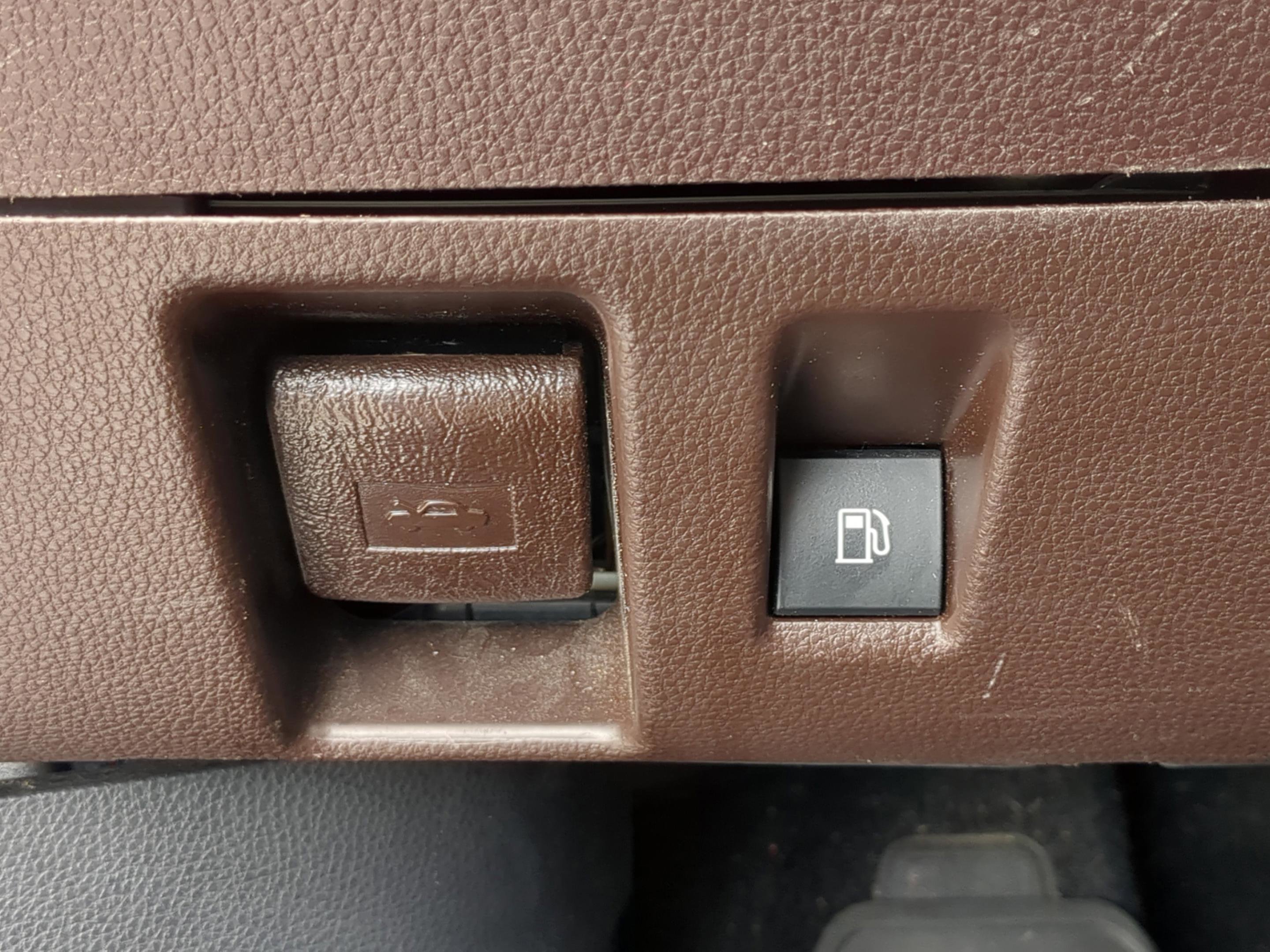 Used 2021 Toyota Highlander XLE FWD image 25